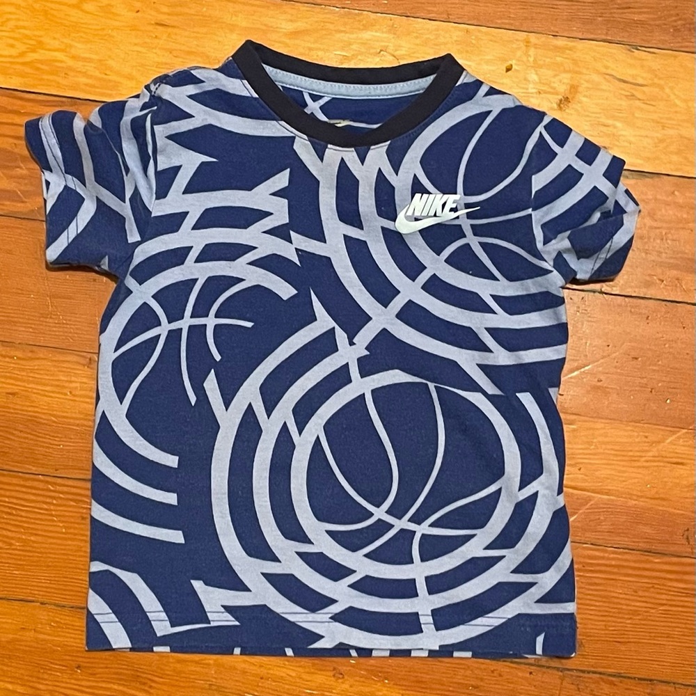 Boys Nike T-shirt size 4